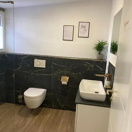 Moderne Ferienwohnung Mit Balkon Herxheim Exterior foto
