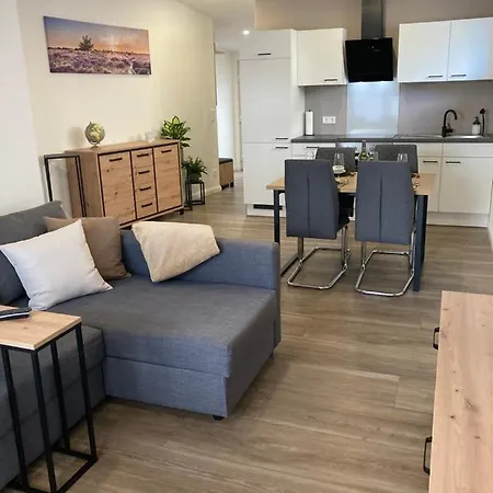 Moderne Ferienwohnung Mit Balkon Herxheim Exterior foto