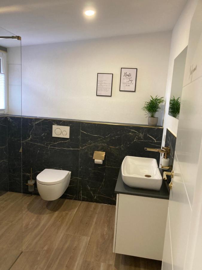 Moderne Mit Balkon Apartment *